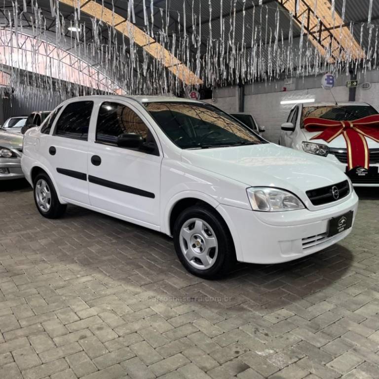 CHEVROLET - CORSA - 2002/2002 - Branca - R$ 24.900,00